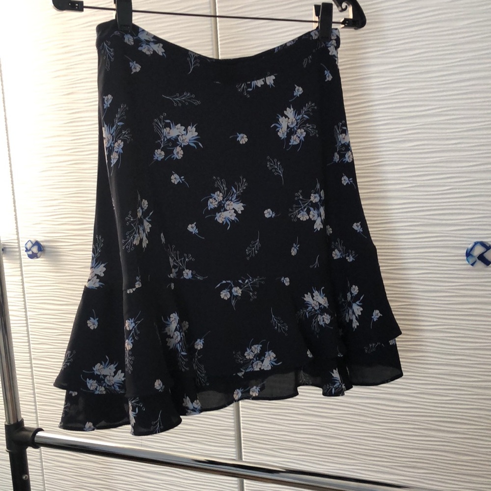 LOFT Mini Skirt Size 2